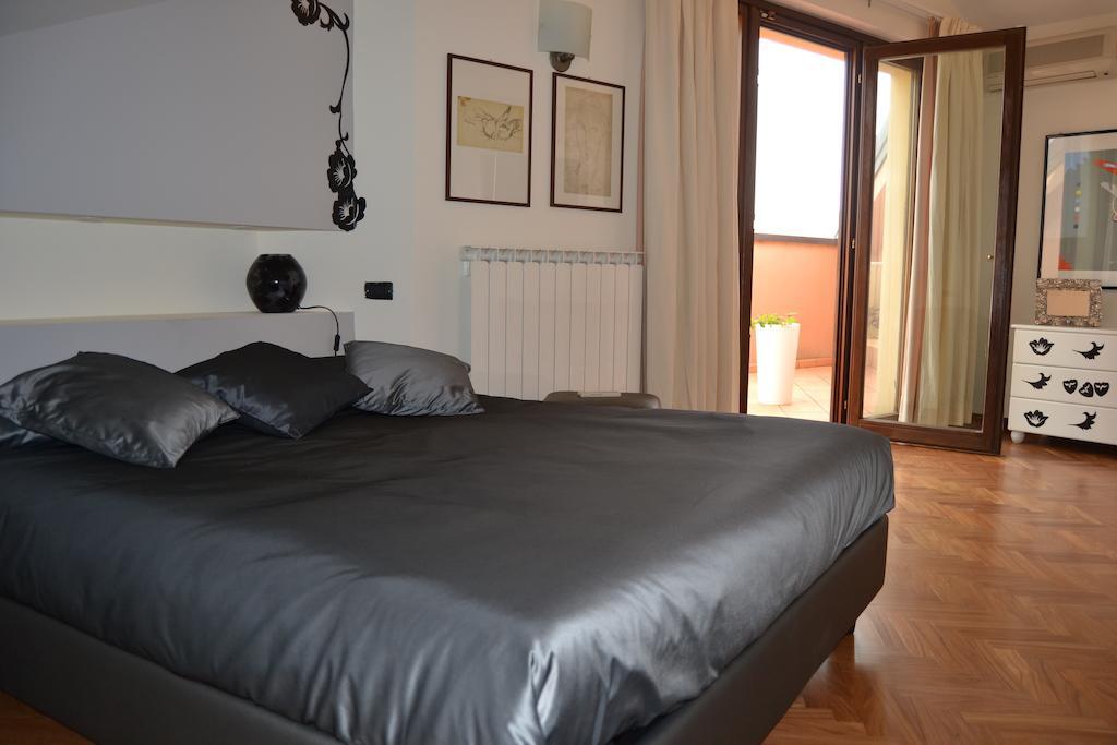 بيسكارا Villa Zagara Luxury Bed And Breakfast الغرفة الصورة