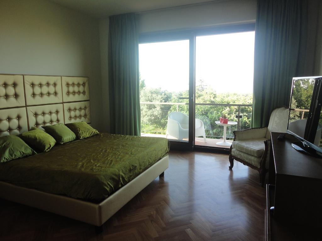 بيسكارا Villa Zagara Luxury Bed And Breakfast الغرفة الصورة